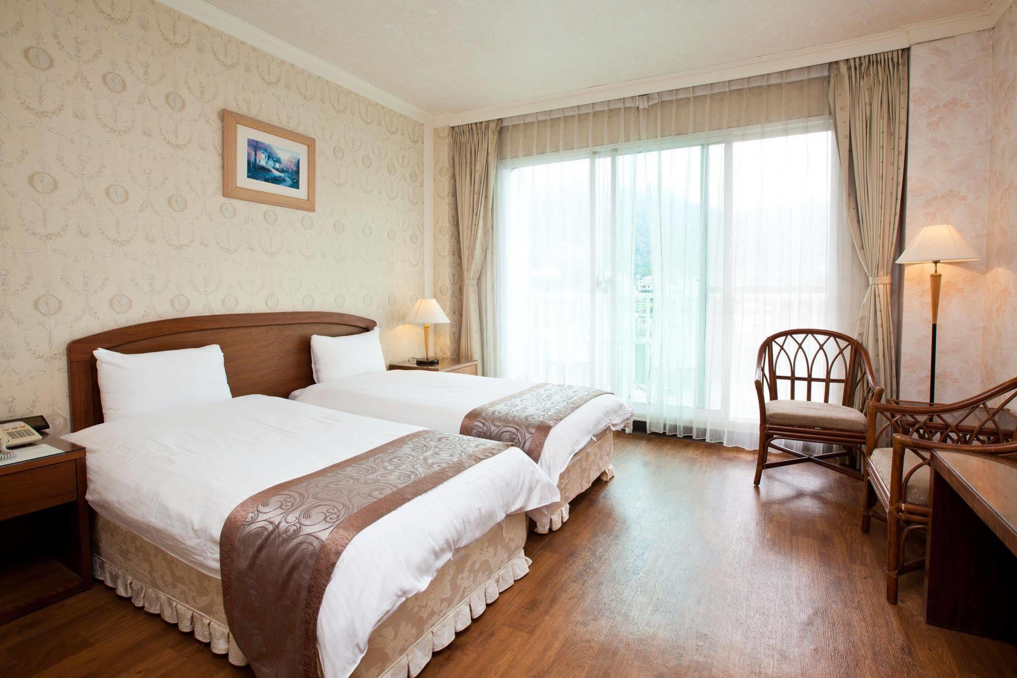 Lakeside Resort Nantou Ngoại thất bức ảnh
